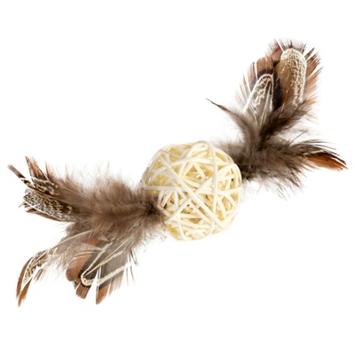 Игрушка для котов Плетеный мячик с колокольчиком и перьями GiGwi Catch&scratch, перо, дерево, 13 см 75047 фото
